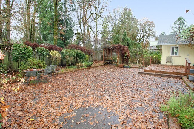 Building Photo - 5764 SW Kimball Ct