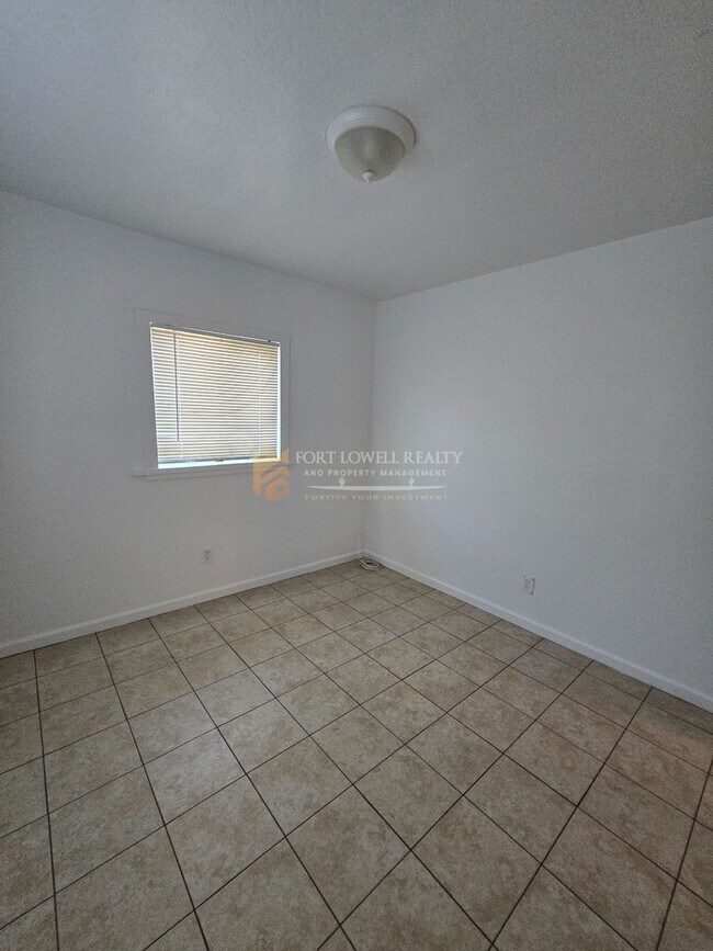 Building Photo - Newly Renovated 3 Bedroom, 2 Bath Home Available May!