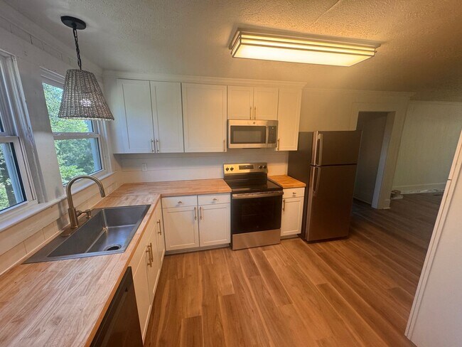 Building Photo - Guntersville, AL Home for Rent!