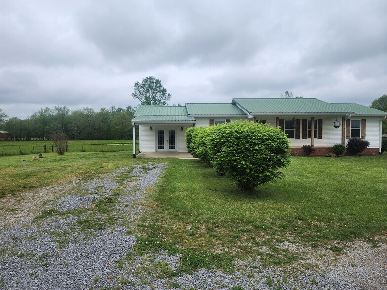 Building Photo - 4731 W Green Hill Rd