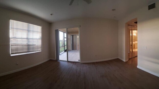 Building Photo - 8207 NW 128th Ln