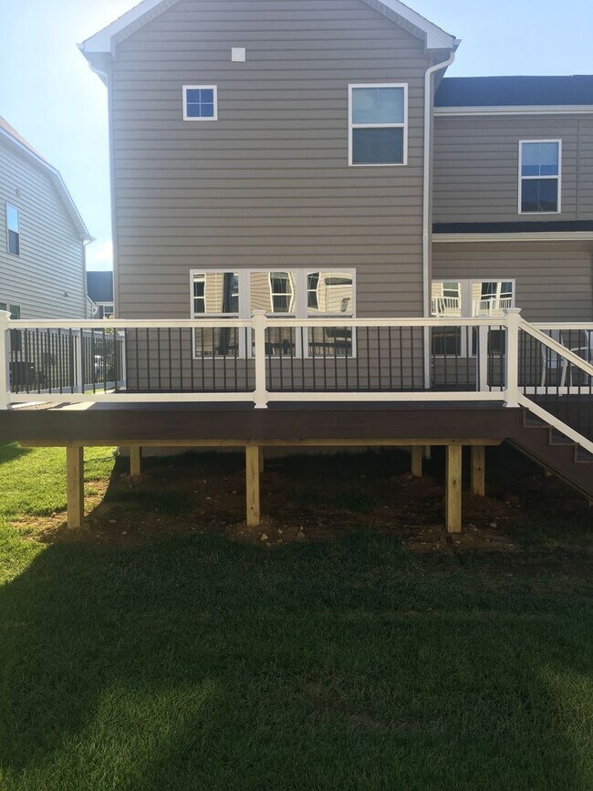 Building Photo - Stunning Luxury Twin Single-Family in Prestigious Atwater – 4BR, 3.5BA | Finished Basement with F...