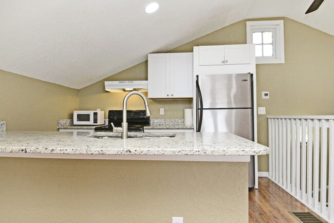 Building Photo - 1023 E Amelia St