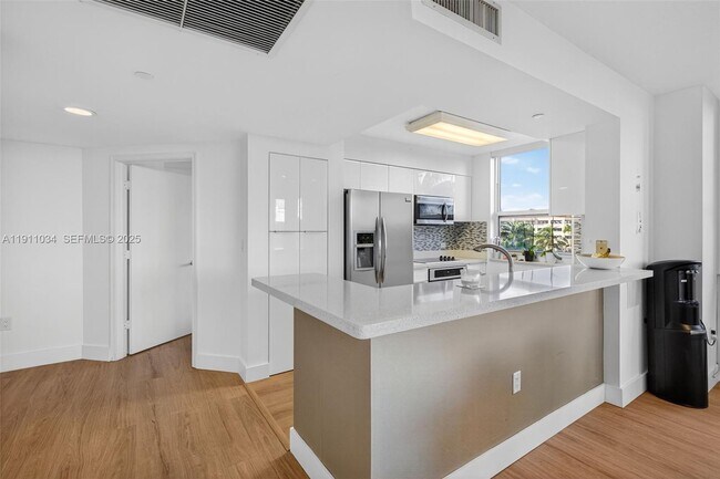 Building Photo - 19501 W Country Club Dr