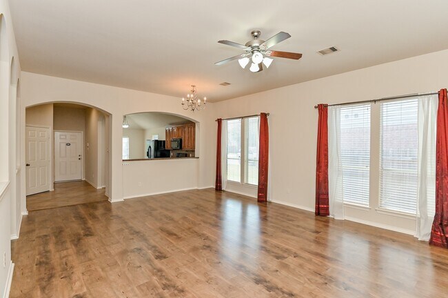 Building Photo - 2106 Castle Gardens Ln