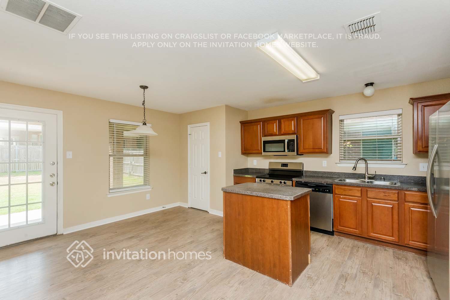 Building Photo - 2206 Brandy Dr