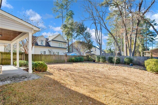 Building Photo - 110 Pinecrest Dr