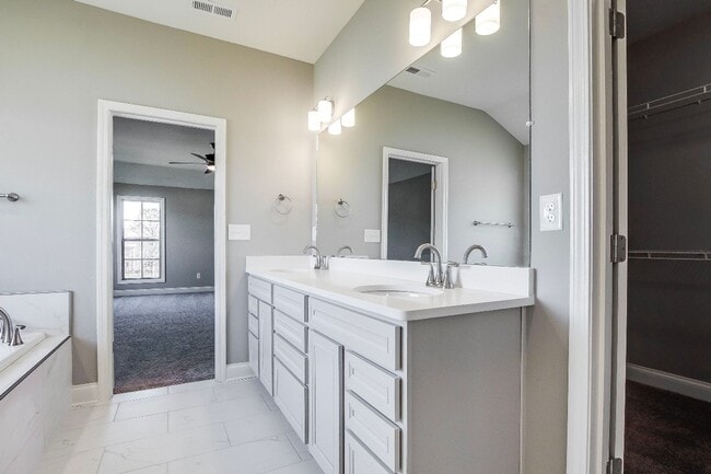 Building Photo - Gorgeous Newer Construction Home!