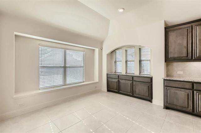 Building Photo - 3216 Creekhaven Dr