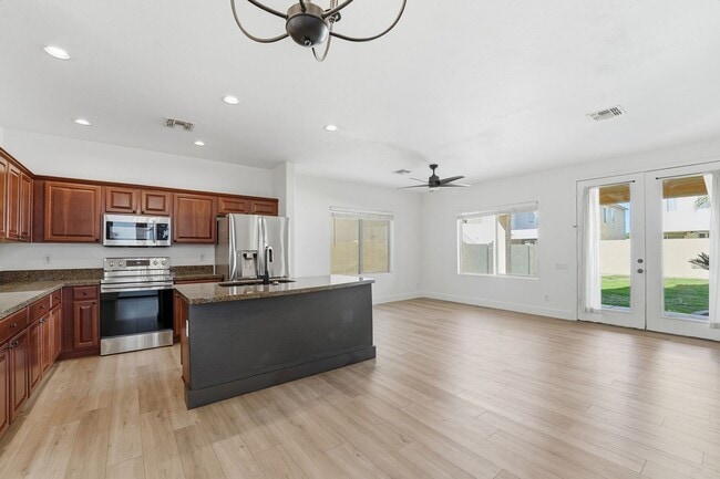 Building Photo - Beautiful 3-bedroom, 2-bathroom residence in the lively city of Mesa, Arizona!