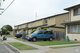 Building Photo - 10541 Geil St