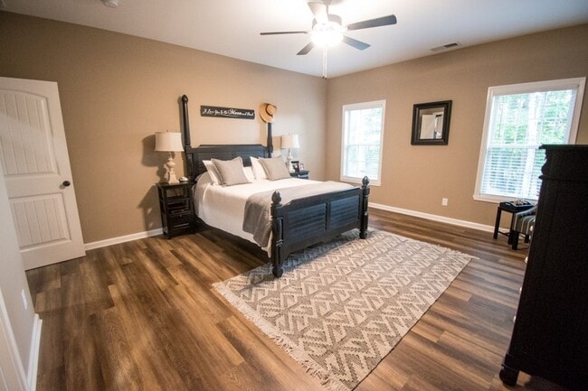 Building Photo - Fall in Love with this home!!!