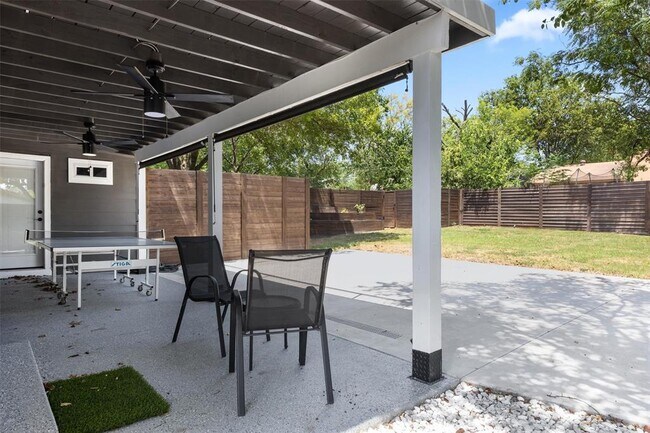 Building Photo - 4512 W Village Ct