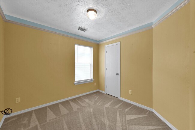 Building Photo - 5046 Willow Point Dr