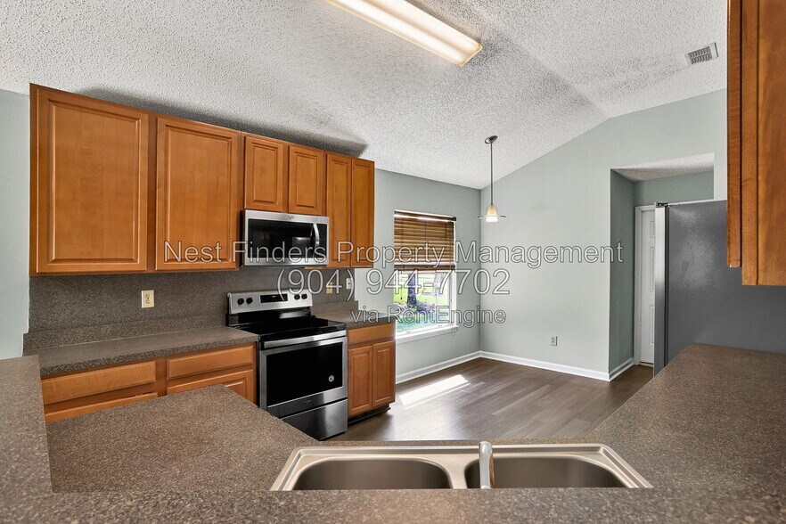 Building Photo - 9245 Hawks Run Ln