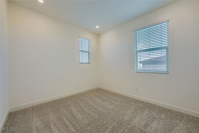 Building Photo - 11737 Stone Curlew Ave