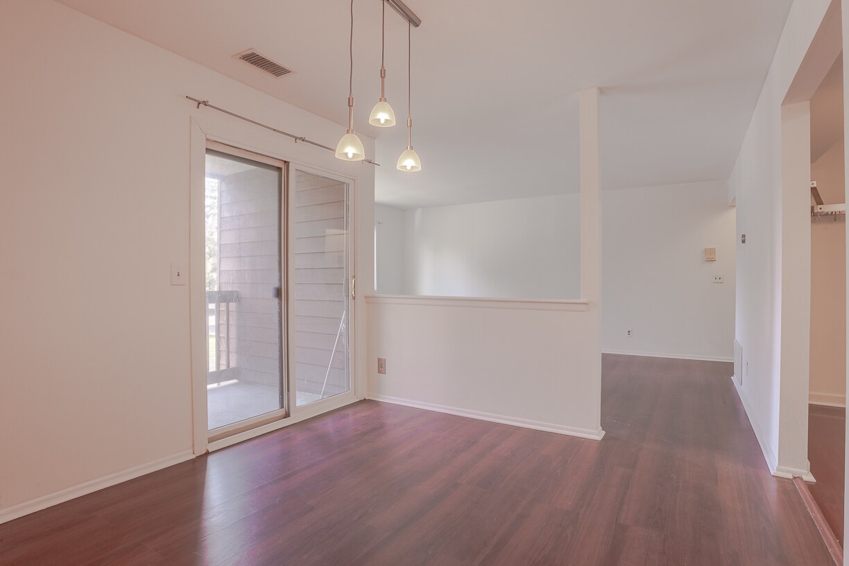 Building Photo - 1203 Sayre Dr