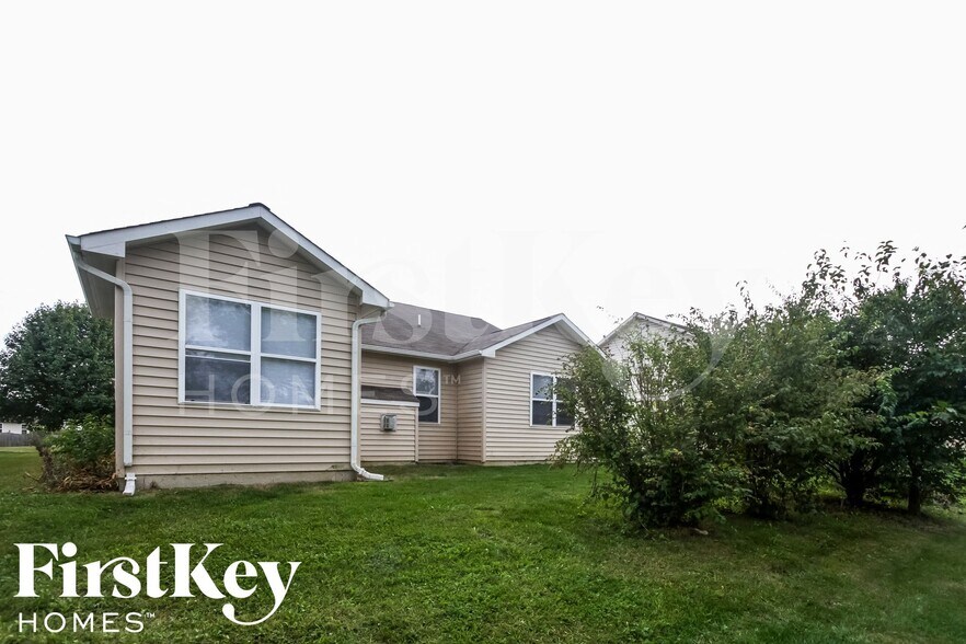 Building Photo - 9778 Rhodes Ln