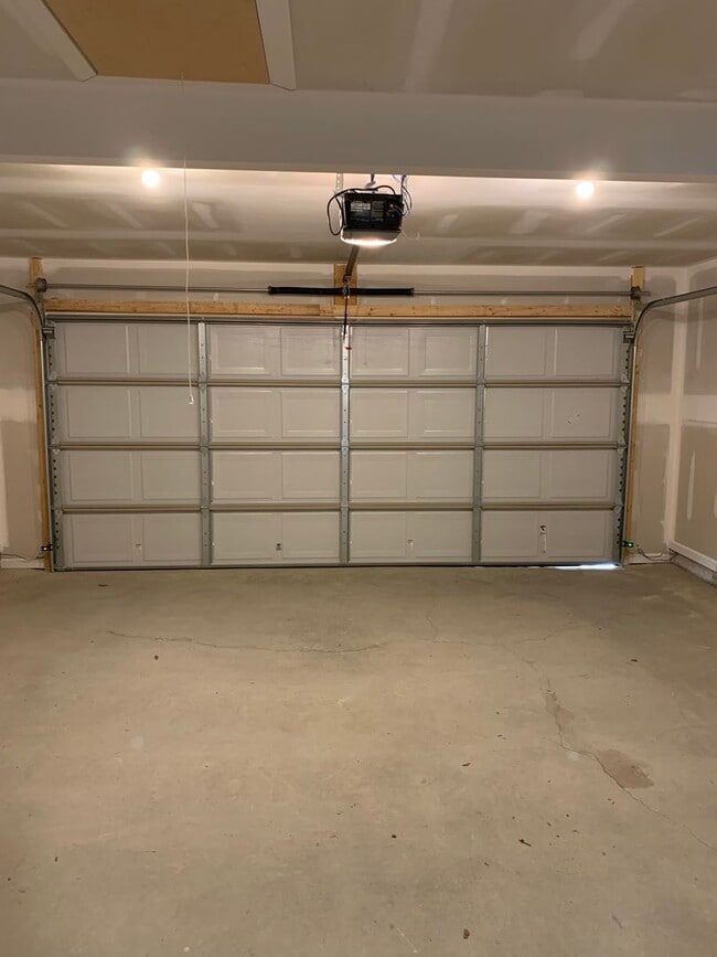 Building Photo - 2167 Kilpatrick LN
