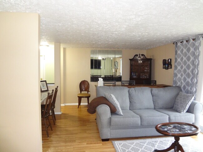 Building Photo - 8101 Revere Plz