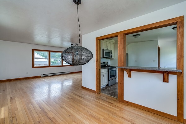 Primary Photo - 110 Main St