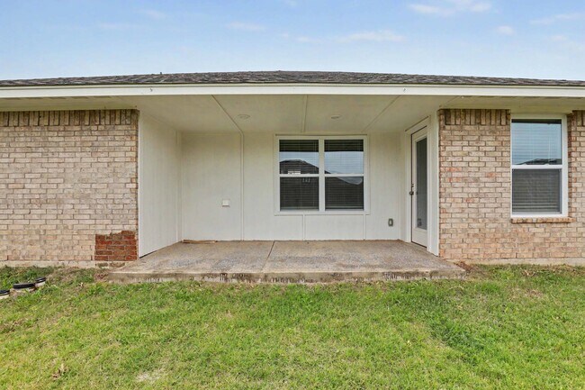 Building Photo - 8601 NW 76th St