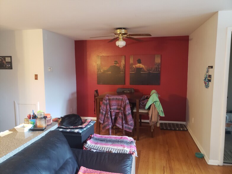 Building Photo - 5487 Vicaris St