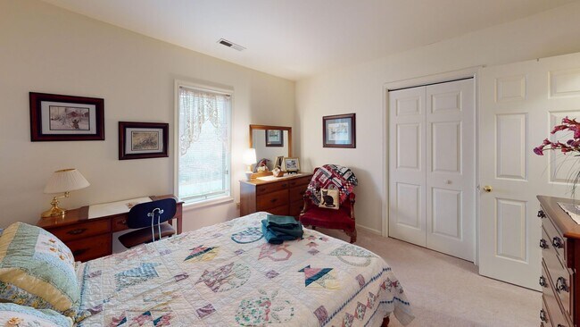 Building Photo - Short Term Furnished House