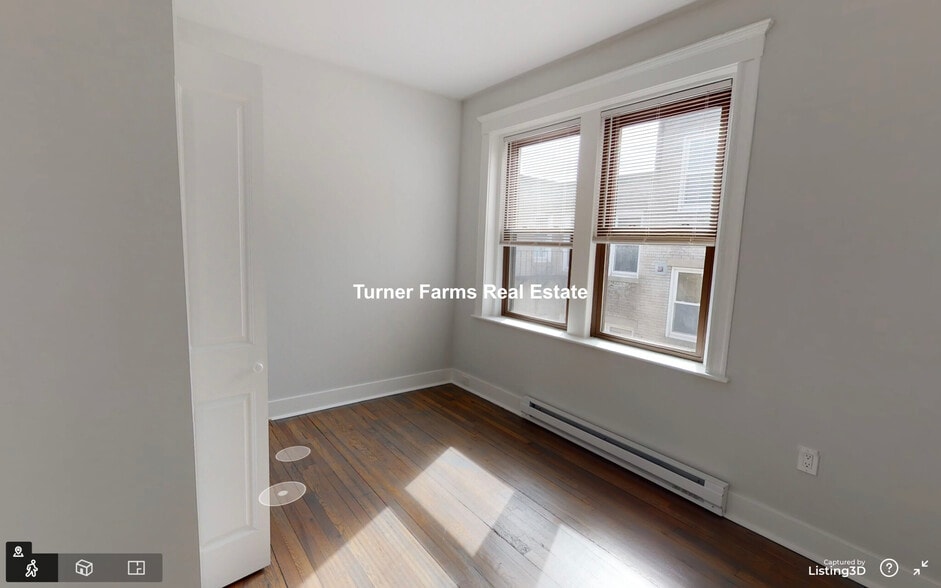 Building Photo - 211 Park Dr