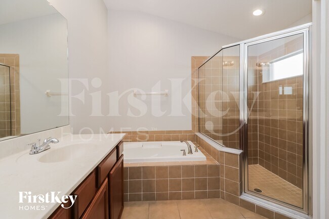 Building Photo - 18416 Cypress Bay Pkwy
