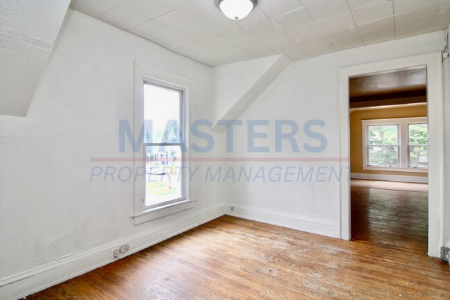 Building Photo - 2563 Foraker Ave