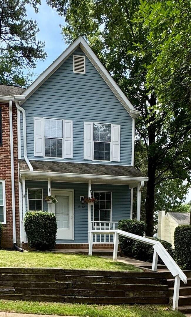 Primary Photo - Cozy, 2BR, 2.5BA Townhouse in Raintree
