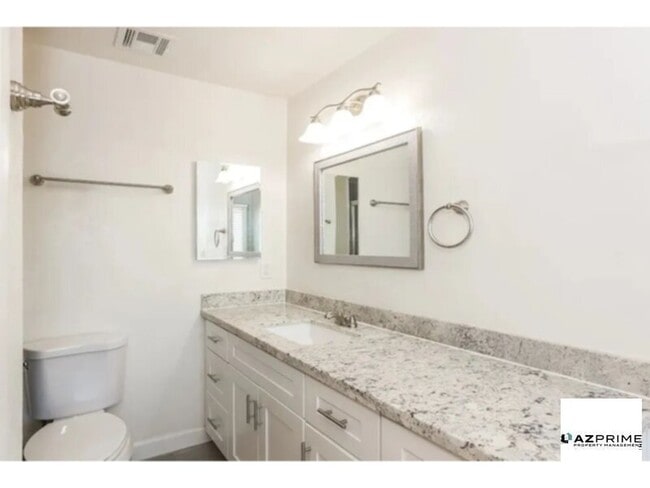 Building Photo - 8422 E Hubbell St