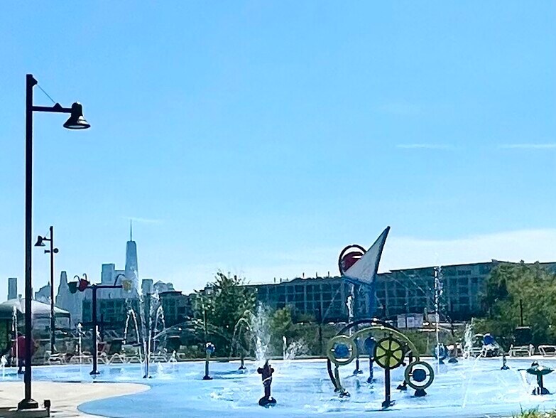 Weehawken Waterfront Pool Complex - 955 Boulevard E