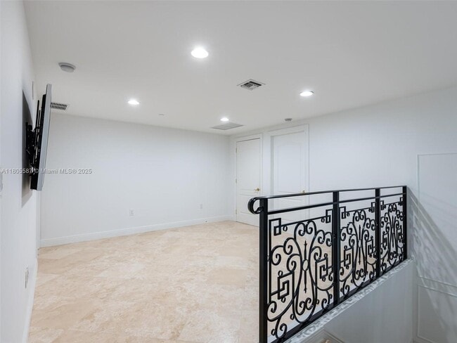 Building Photo - 200 E Palmetto Park Rd