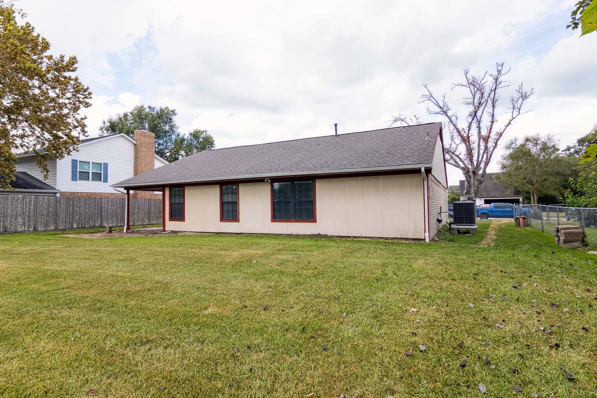 Building Photo - 259 E Castle Harbour Dr