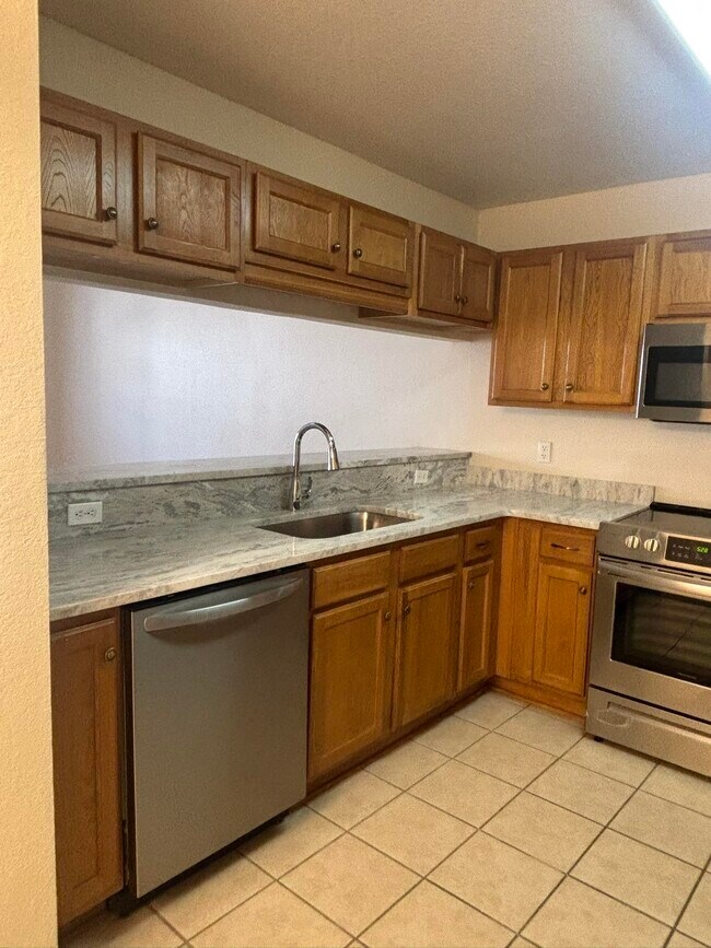 Building Photo - 4434 Gearhart Rd