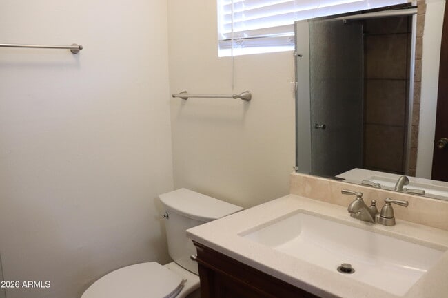 Building Photo - 517 Phillip Dr