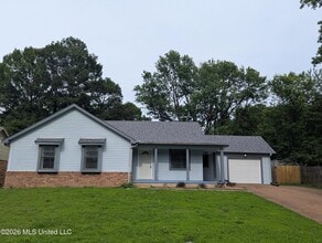 Building Photo - 5640 Ingleside Dr
