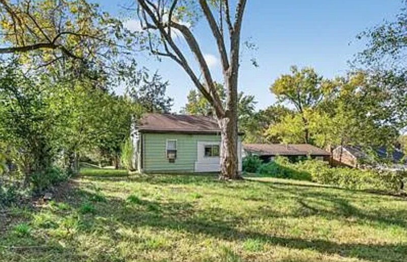 Building Photo - 6166 Emerald Ave