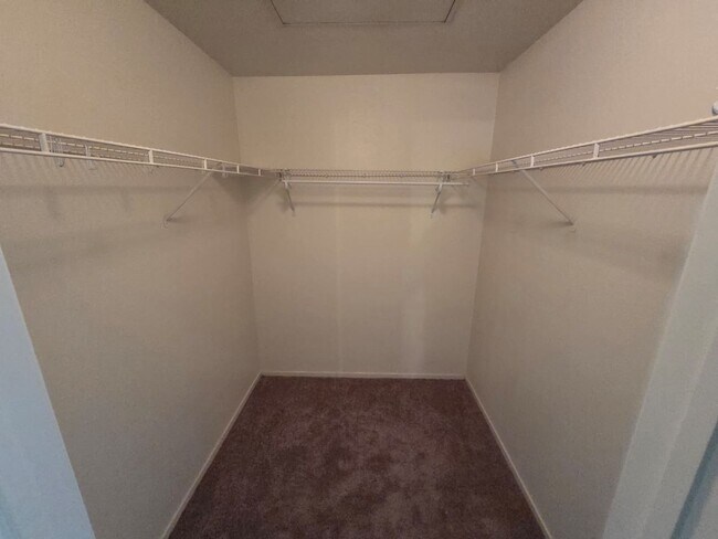 Building Photo - Spacious 3-Bedroom, 2-Bath Condo with Priv...