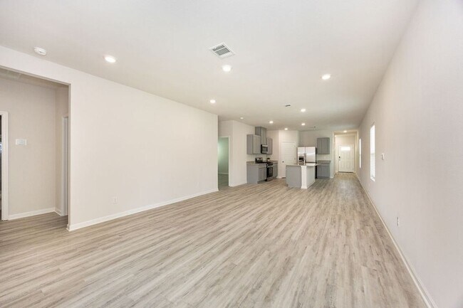 Building Photo - 1020 Renova Dr