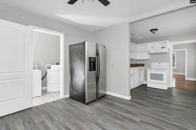 Building Photo - 706 Westside Dr