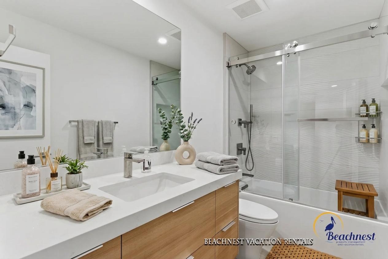 Building Photo - 112 Marina Ave