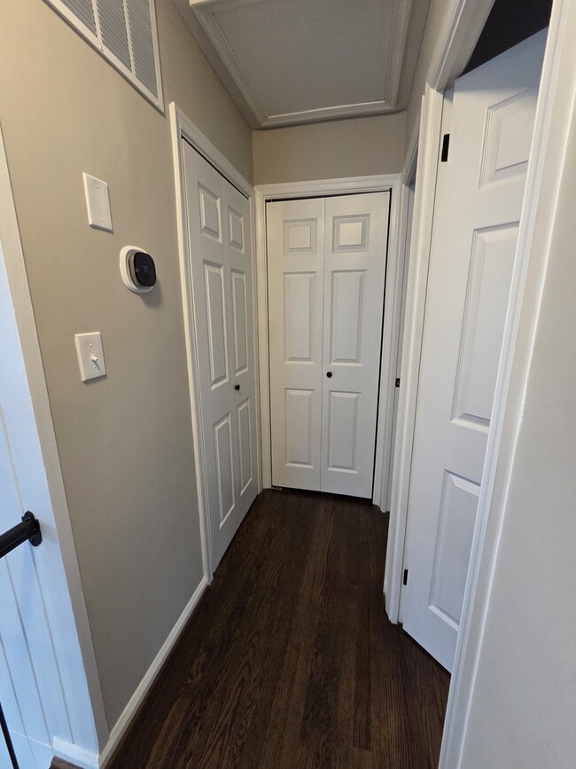 Building Photo - 611 Austin Ln