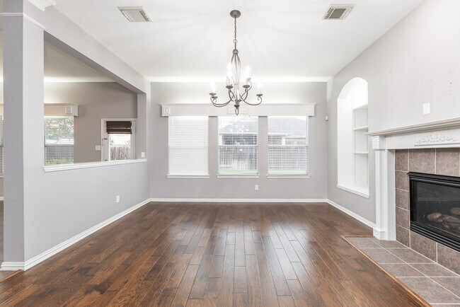 Building Photo - 8819 Rocky Knoll Ln