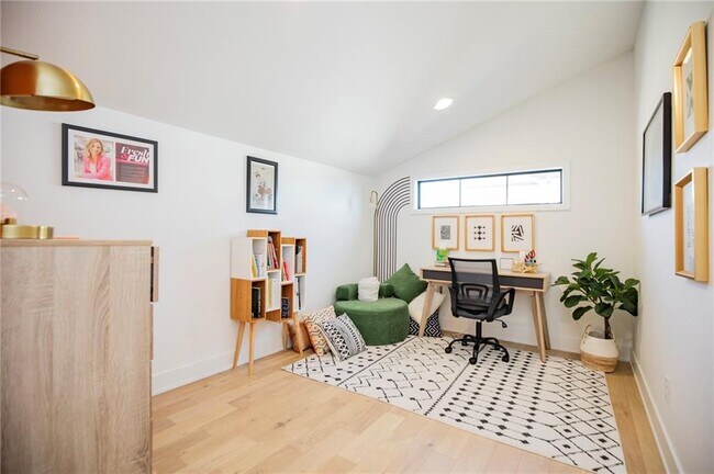 Building Photo - 4205 S Watercrest Dr