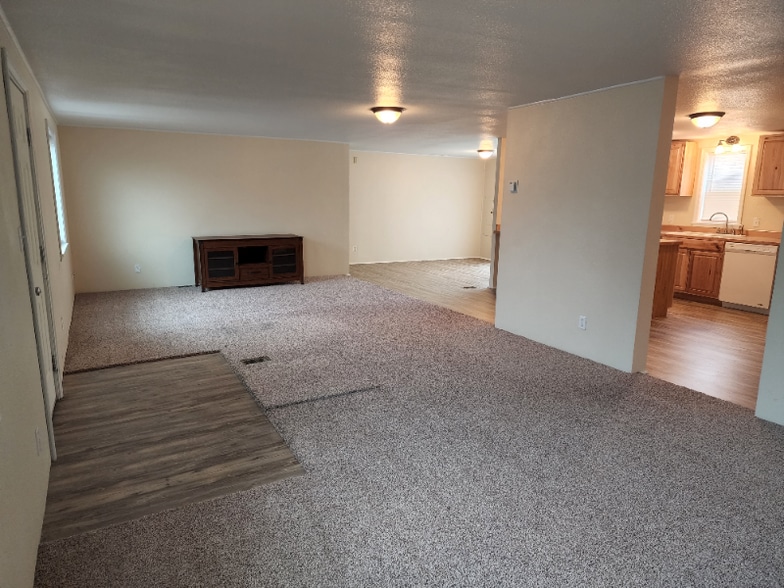 Building Photo - 407 W Jefferson St