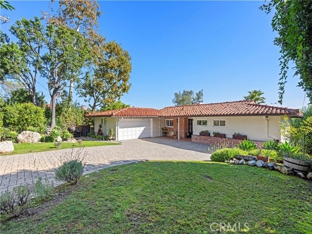 Building Photo - 6248 Via Canada