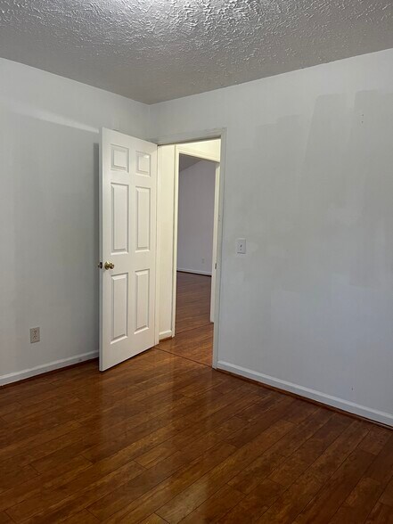 Bedroom #4 - 2047 Horncastle Dr